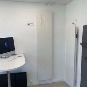 Radiateur contemporain Cinier en Pierre, Fusion, avec thermostat, 1100 watts, 500 x 2200 cm. Modèle d'expo. Garantie 6 mois.