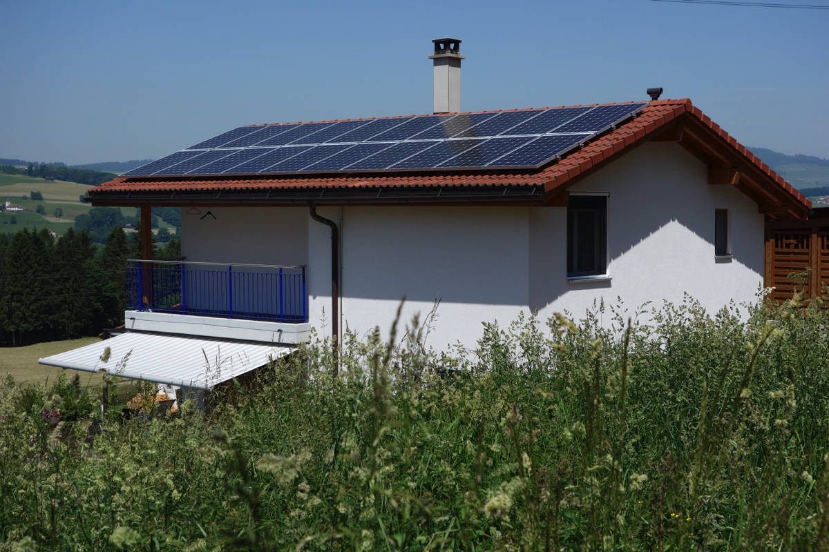 Centrale solaire de 5'300 Wc à 1652 Botterens