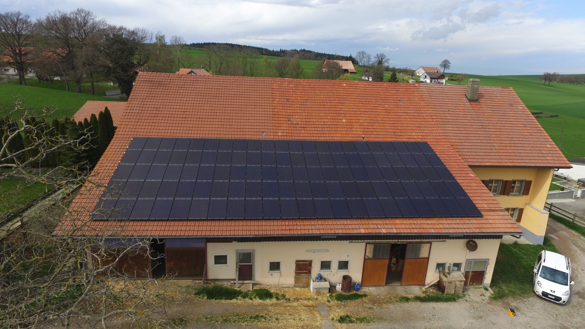 Centrale solaire de 29'150 Wc à 1681 Hennens